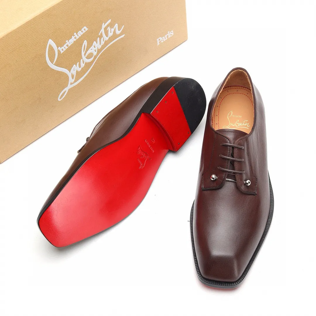 Batch 1,080 yuan 💰••New real shots••CL～High-end men’s 👔casual•loafers with red soles! ••🆑Genuine and top-quality goods from original orders ••✅💯 Purchase goods from top-quality original orders! Original imported patterned cowhide ➕Imported cowhide lining ➕Cowhide feet ➕Original leather outsole~🉑️Feel free to compare the authentic ones! Size: 38-44 (45.46.47 can be customized)
